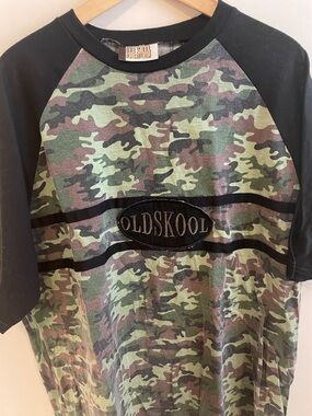 Oldskool Men's Short Sleeve Camo Raglan Tee in Green/Black
